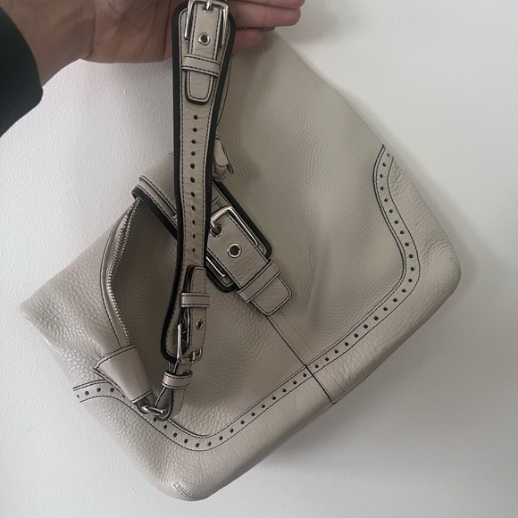 Coach - Picture 10 of 10